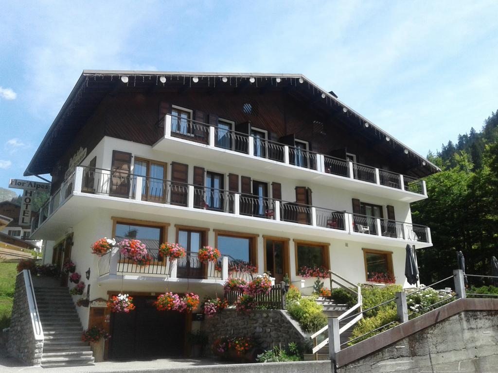 Hotel Flor'Alpes La Giettaz Exterior photo